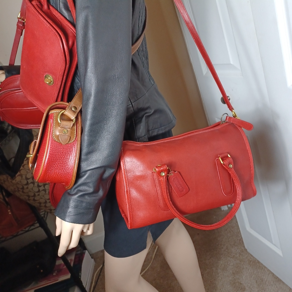 ADVERTISEMENT:@lorac2015 SELLING VINTAGE COACH RED BAGS - Picture 3 of 10